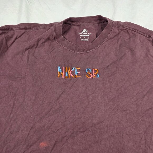 Nike SB Mens Size XL Loose Fit Burgundy Graphic T Shirt Cotton Casual DJ1214-646 - Picture 3 of 11